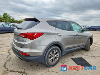 Trzecie zdjęcie samochodu z tyłu: 2016 HYUNDAI SANTA FE SPORT 2.4L VIN:5XYZTDLB7GG376024 - miniatura