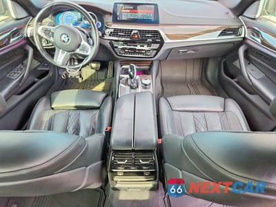 Zdjęcie 8 z 12 samochodu: 2018 BMW M550XI VIN:WBAJB9C52JB036933 - miniatura