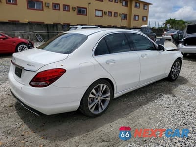 Trzecie zdjęcie samochodu z tyłu: 2015 MERCEDES-BENZ C 300 4MATIC VIN:55SWF4KB2FU017941 - miniatura