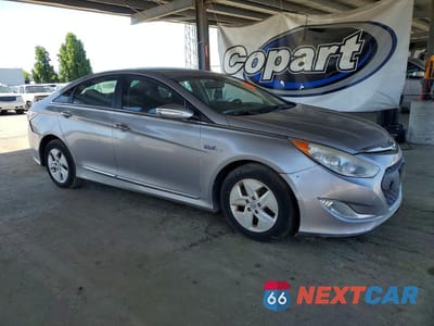 Czwarte zdjęcie samochodu z boku: 2012 HYUNDAI SONATA HYBRID VIN:KMHEC4A43CA023109 - miniatura
