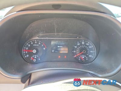 Zdjęcie 9 z 12 samochodu: 2020 KIA SOUL LX VIN:KNDJ23AU8L7097932 - miniatura