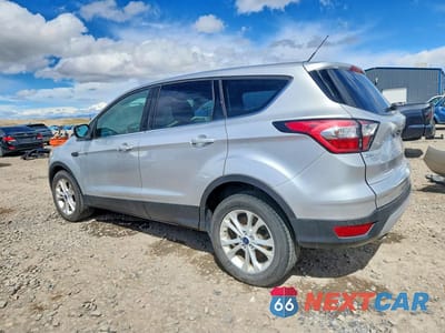 Drugie zdjęcie samochodu z przodu: 2017 FORD ESCAPE SE VIN:1FMCU0GD4HUE49322 - miniatura
