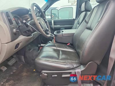 Zdjęcie 7 z 12 samochodu: 2013 CHEVROLET SILVERADO K3500 VIN:1GB3KZC8XDF152419 - miniatura