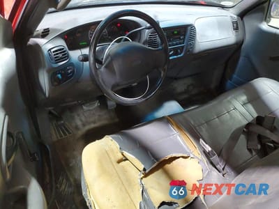 Zdjęcie 8 z 11 samochodu: 2002 FORD F-150 VIN:1FTRF17262NA31827 - miniatura