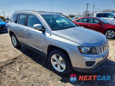 Czwarte zdjęcie samochodu z boku: 2014 JEEP COMPASS LATITUDE VIN:1C4NJDEB9ED734379 - miniatura