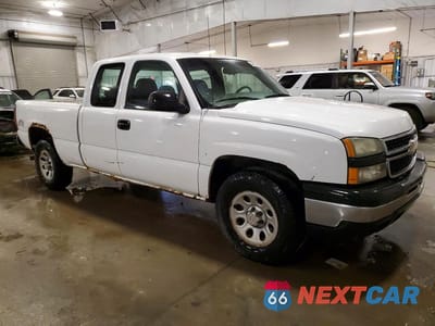Czwarte zdjęcie samochodu z boku: 2006 CHEVROLET SILVERADO K1500 VIN:1GCEK19Z36Z165018 - miniatura