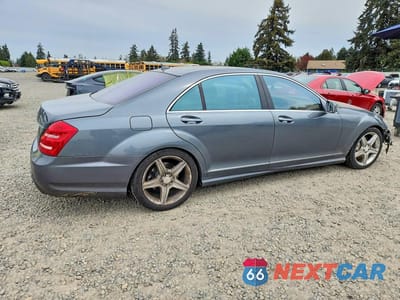 Trzecie zdjęcie samochodu z tyłu: 2010 MERCEDES-BENZ S 550 VIN:WDDNG7BB6AA334351 - miniatura