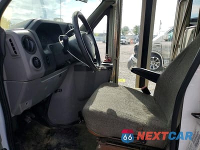 Piąte zdjęcie samochodu w środku: 2016 FORD ECONOLINE E350 SUPER DUTY CUTAWAY VAN VIN:1FDEE3FL8GDC03520 - miniatura