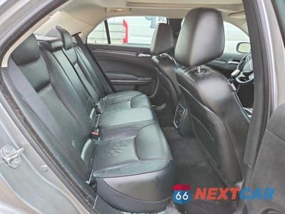 Zdjęcie 10 z 12 samochodu: 2018 CHRYSLER 300 LIMITED VIN:2C3CCAKGXJH300425 - miniatura