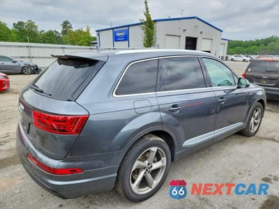 Trzecie zdjęcie samochodu z tyłu: 2019 AUDI Q7 PROGRESSIV S-LINE VIN:WA1MAAF71KD018392 - miniatura