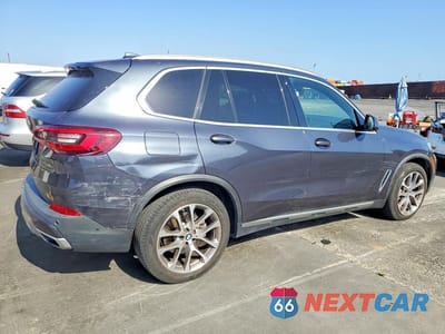 Trzecie zdjęcie samochodu z tyłu: 2021 BMW X5 XDRIVE45E VIN:5UXTA6C02M9H94463 - miniatura