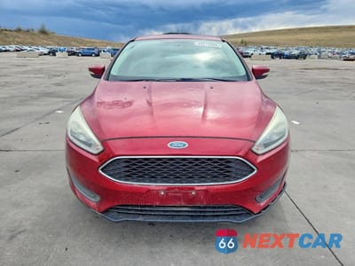 Piąte zdjęcie samochodu w środku: 2016 FORD FOCUS SE VIN:1FADP3K2XGL262507 - miniatura