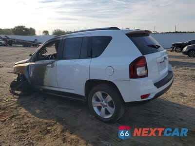 Drugie zdjęcie samochodu z przodu: 2016 JEEP COMPASS LATITUDE VIN:1C4NJCEB1GD599895 - miniatura
