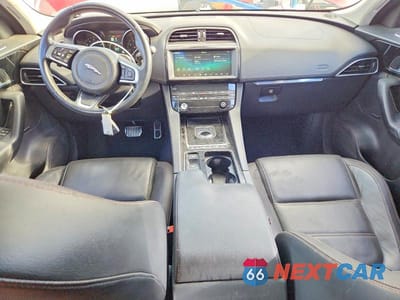 Zdjęcie 8 z 13 samochodu: 2019 JAGUAR F-PACE VIN:SADCK2GX8KA390420 - miniatura