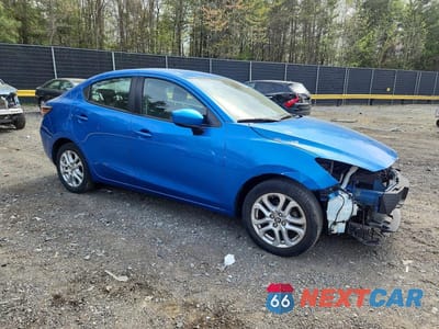 Czwarte zdjęcie samochodu z boku: 2017 TOYOTA YARIS IA BASE VIN:3MYDLBYV0HY148639 - miniatura
