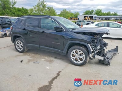 Czwarte zdjęcie samochodu z boku: 2024 JEEP COMPASS LATITUDE VIN:3C4NJDBN3RT133077 - miniatura