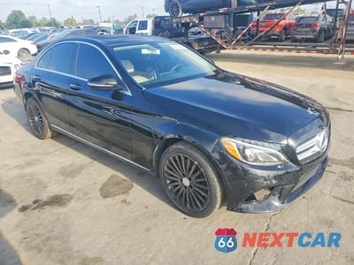 Czwarte zdjęcie samochodu z boku: 2019 MERCEDES-BENZ C 300 4MATIC VIN:55SWF8EB0KU316423 - miniatura