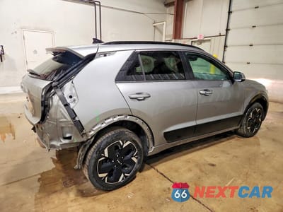 Trzecie zdjęcie samochodu z tyłu: 2023 KIA NIRO EV WIND VIN:KNDCR3L18P5072683 - miniatura