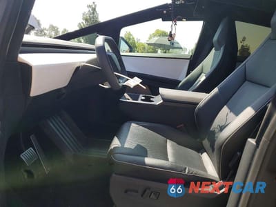 Zdjęcie 7 z 13 samochodu: 2024 TESLA CYBERTRUCK VIN:7G2CEHED0RA018368 - miniatura
