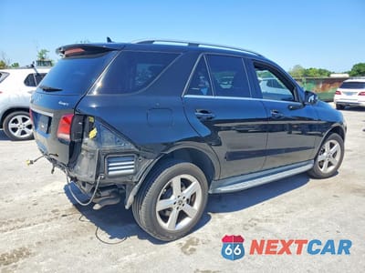 Trzecie zdjęcie samochodu z tyłu: 2017 MERCEDES-BENZ GLE 350 4MATIC VIN:4JGDA5HB2HA973741 - miniatura