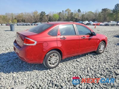 Trzecie zdjęcie samochodu z tyłu: 2011 FORD FOCUS SE VIN:1FAHP3FN7BW115669 - miniatura