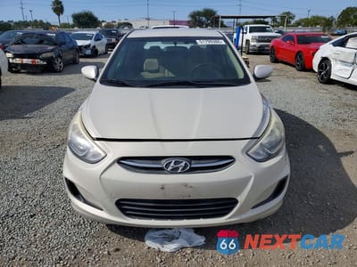 Piąte zdjęcie samochodu w środku: 2016 HYUNDAI ACCENT SE VIN:KMHCT4AE1GU067470 - miniatura
