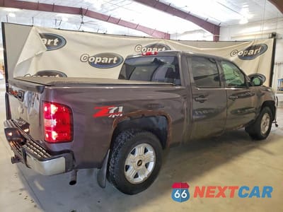 Trzecie zdjęcie samochodu z tyłu: 2011 CHEVROLET SILVERADO K1500 LTZ VIN:3GCPKTE3XBG217552 - miniatura