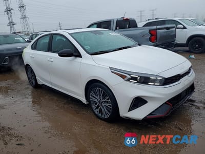 Czwarte zdjęcie samochodu z boku: 2023 KIA FORTE VIN:3KPF54AD3PE670325 - miniatura
