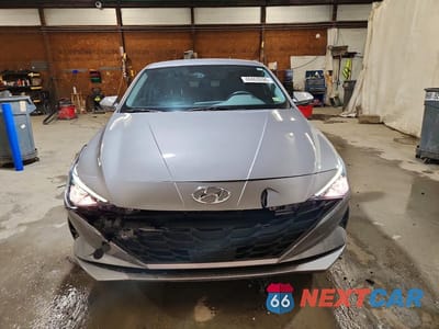 Piąte zdjęcie samochodu w środku: 2023 HYUNDAI ELANTRA SEL VIN:KMHLS4AG9PU463523 - miniatura