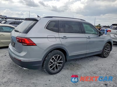 Trzecie zdjęcie samochodu z tyłu: 2021 VOLKSWAGEN TIGUAN SE VIN:3VV3B7AX2MM112864 - miniatura