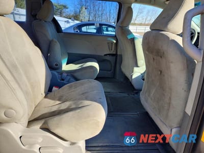 Zdjęcie 11 z 13 samochodu: 2013 TOYOTA SIENNA L 7-PASSENGER VIN:5TDZK3DC7DS372641 - miniatura