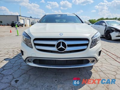 Piąte zdjęcie samochodu w środku: 2017 MERCEDES-BENZ GLA 250 VIN:WDCTG4EB6HJ342255 - miniatura