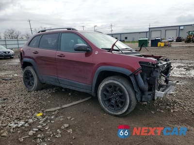Czwarte zdjęcie samochodu z boku: 2019 JEEP CHEROKEE TRAILHAWK VIN:1C4PJMBXXKD162520 - miniatura