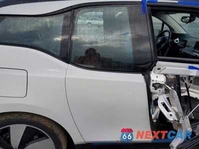 Zdjęcie 11 z 14 samochodu: 2019 BMW I3 BEV VIN:WBY8P2C57K7D00518 - miniatura