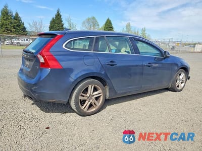 Trzecie zdjęcie samochodu z tyłu: 2015 VOLVO V60 PREMIER VIN:YV140MEK5F1221979 - miniatura