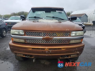 Piąte zdjęcie samochodu w środku: 2000 CHEVROLET SILVERADO K2500 VIN:1GCGK24U3YE241549 - miniatura