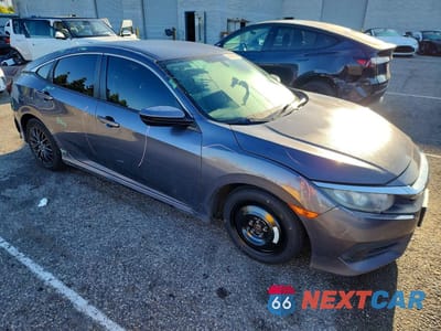 Czwarte zdjęcie samochodu z boku: 2017 HONDA CIVIC LX VIN:2HGFC2F5XHH504127 - miniatura