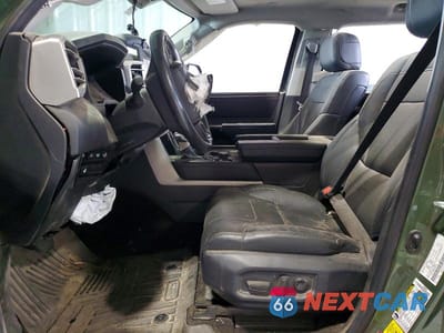 Zdjęcie 7 z 11 samochodu: 2023 TOYOTA TUNDRA LIMITED HV VIN:5TFJC5DBXPX026983 - miniatura