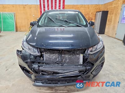 Piąte zdjęcie samochodu w środku: 2019 CHEVROLET TRAX LS VIN:3GNCJNSB4KL281271 - miniatura