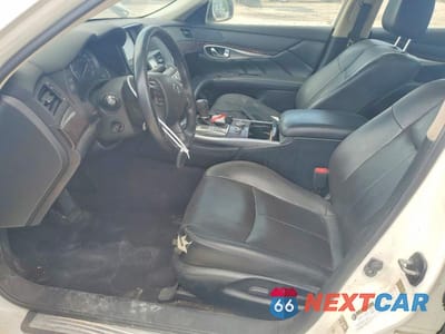 Zdjęcie 7 z 12 samochodu: 2019 INFINITI Q70 3.7 LUXE VIN:JN1BY1AR6KM585203 - miniatura