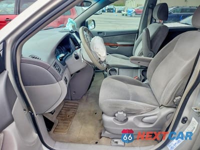 Zdjęcie 7 z 13 samochodu: 2004 TOYOTA SIENNA LE 7 PASSENGER VIN:5TDZA23C24S067045 - miniatura