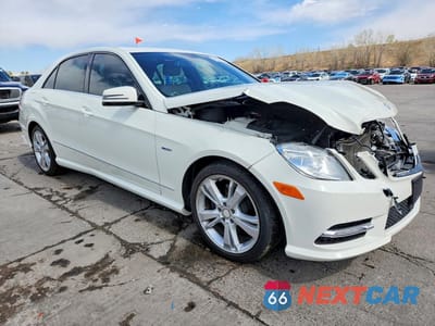 Czwarte zdjęcie samochodu z boku: 2012 MERCEDES-BENZ E 350 4MATIC VIN:WDDHF8JB8CA638632 - miniatura