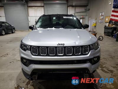 Piąte zdjęcie samochodu w środku: 2025 JEEP COMPASS LIMITED VIN:3C4NJDCN4ST621443 - miniatura