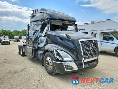 2024 VOLVO VNL SEMI TRUCK 4V4NC9EH3RN336570 - główne zdjęcie licytacji z USA - miniatura