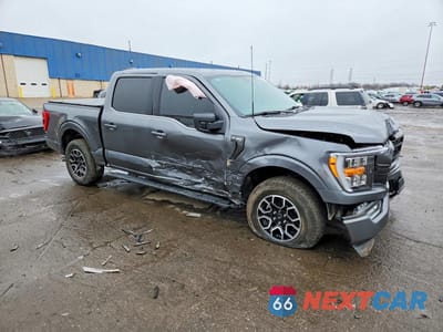 Czwarte zdjęcie samochodu z boku: 2023 FORD F150 SUPERCREW VIN:1FTEW1EP3PKF08591 - miniatura