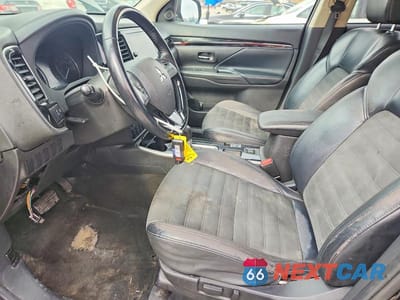 Zdjęcie 7 z 12 samochodu: 2019 MITSUBISHI OUTLANDER SE VIN:JA4AD3A32KZ043136 - miniatura