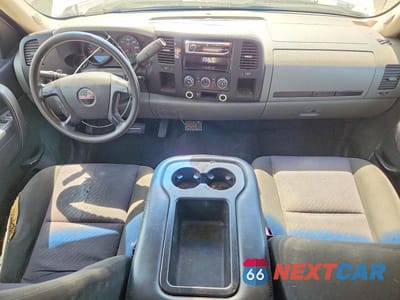 Zdjęcie 8 z 11 samochodu: 2010 GMC SIERRA C1500 SL VIN:1GTSCUEA6AZ125347 - miniatura