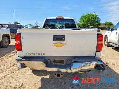 Zdjęcie 6 z 11 samochodu: 2017 CHEVROLET SILVERADO C2500 HEAVY DUTY VIN:1GC1CUEG7HF167652 - miniatura