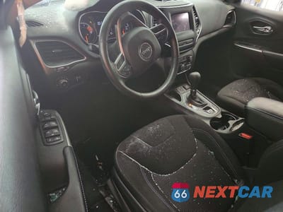 Zdjęcie 8 z 12 samochodu: 2019 JEEP CHEROKEE LATITUDE VIN:1C4PJLCX8KD222870 - miniatura