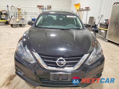 Piąte zdjęcie samochodu w środku: 2018 NISSAN ALTIMA 2.5 SR VIN:1N4AL3AP2JC152537 - miniatura